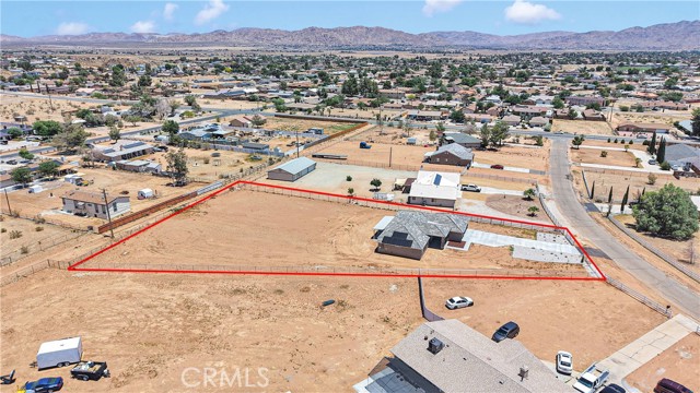 20020 Symeron Road, Apple Valley CA: https://media.crmls.org/medias/84766f81-0e25-41bf-a438-47f26fedf43e.jpg