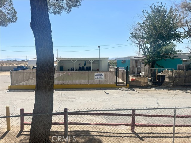1258 Rosamond Boulevard, Rosamond CA: https://media.crmls.org/medias/8476bf1e-99c4-4e96-87be-98e706d3e0ee.jpg