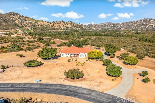 Detail Gallery Image 3 of 49 For 10204 Mount Olympus Valley Rd, Fallbrook,  CA 92028 - 3 Beds | 2/1 Baths