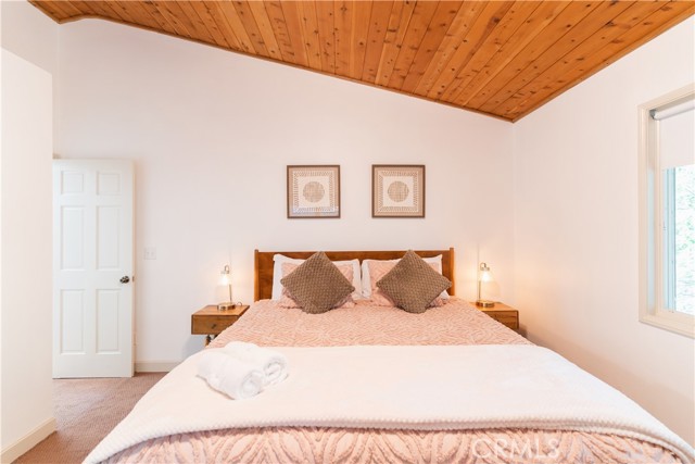 Detail Gallery Image 18 of 40 For 1069 Berne Dr, Crestline,  CA 92325 - 4 Beds | 2 Baths
