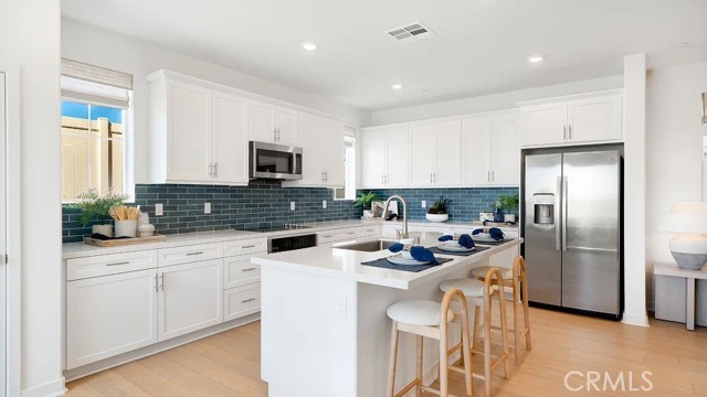 Detail Gallery Image 2 of 23 For 1702 Eagle Rd, Rialto,  CA 92376 - 3 Beds | 2/1 Baths