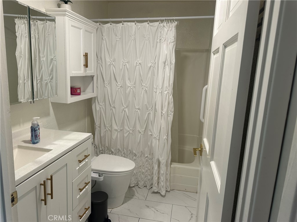 84777746 B30d 4071 86b7 F3ca3c591e34