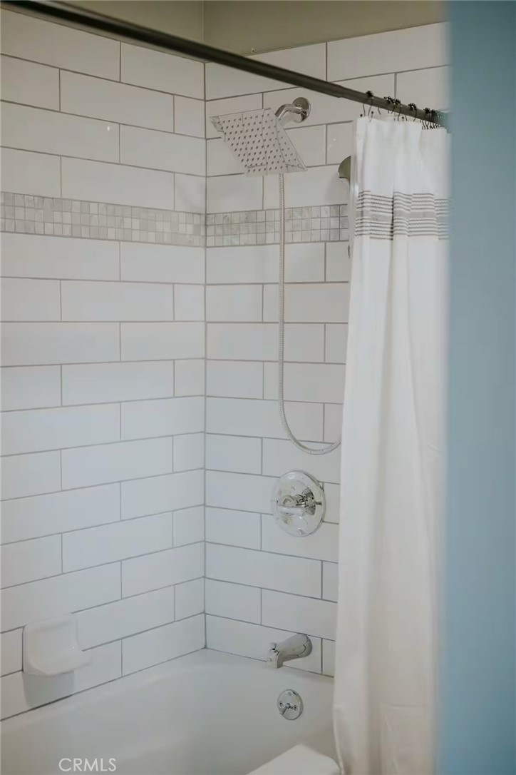 https://media.crmls.org/medias/8479502b-a2b9-46eb-97d1-22ad2766eba0.jpg?preset=X-Large