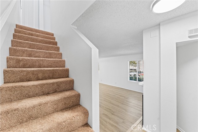 9346 Van Nuys, 1 photo 7