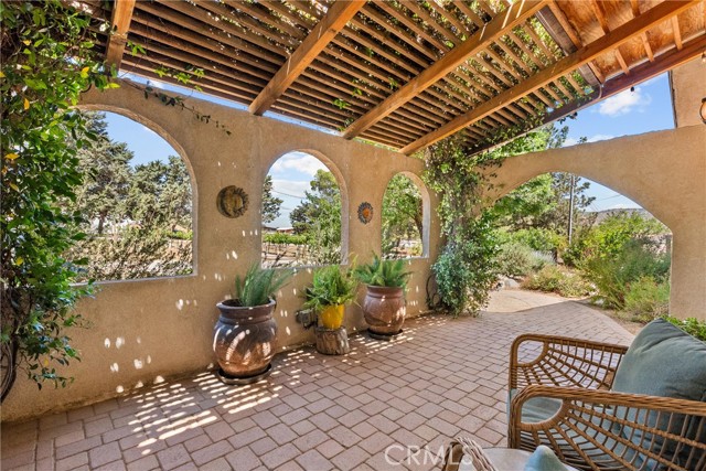 39662 86th W Street, Leona Valley CA: https://media.crmls.org/medias/847a9325-089c-4851-9eae-fc5f5ca86d15.jpg