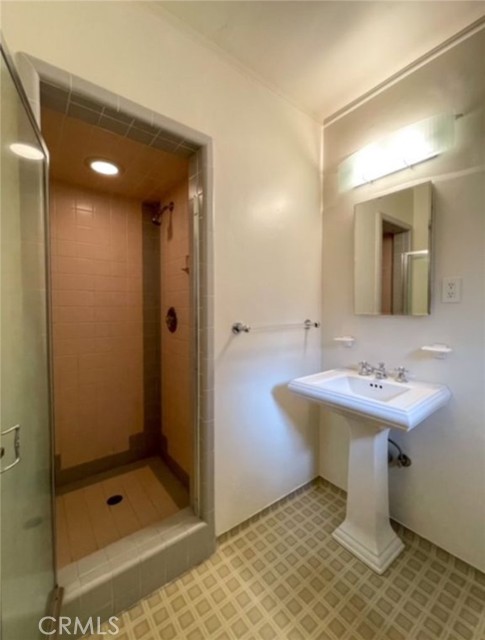 Detail Gallery Image 19 of 24 For 2007 Glenneyre St, Laguna Beach,  CA 92651 - 2 Beds | 2 Baths