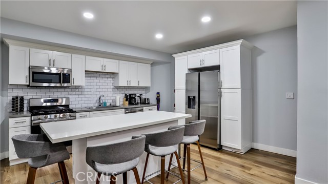 408 S Flower Street, Santa Ana CA: https://media.crmls.org/medias/847c425a-ffcf-401b-a8d0-e3c5c84e9770.jpg