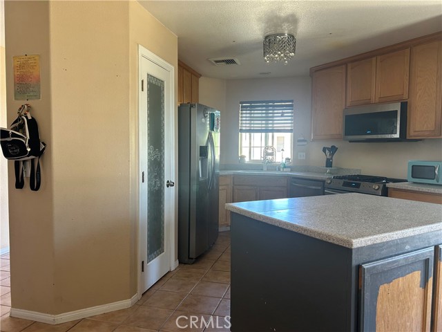 Detail Gallery Image 12 of 12 For 1301 W Willow, Ridgecrest,  CA 93555 - 3 Beds | 2 Baths