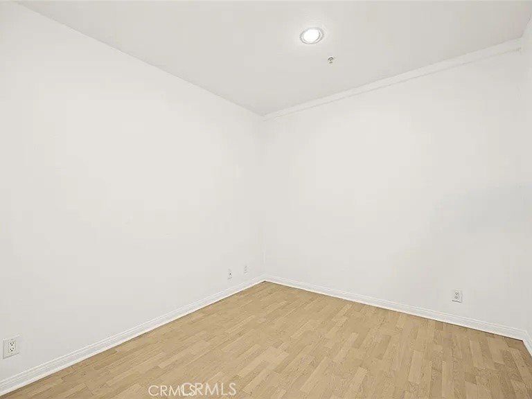 https://media.crmls.org/medias/847d5ea4-d2d9-476d-9d65-9a9b94ad221d.jpg?preset=X-Large