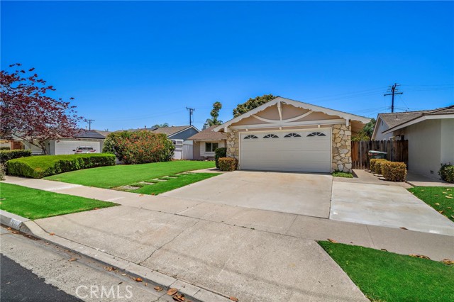 18452 Tamarind Street, Fountain Valley CA: https://media.crmls.org/medias/847d7fad-8046-41e8-8fbc-9ce0916faeba.jpg