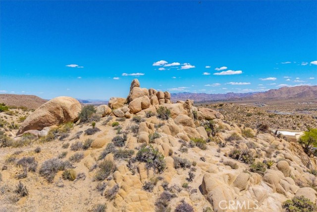 57710 Bandera Road, Yucca Valley CA: https://media.crmls.org/medias/847d8916-2aed-43ab-b339-74bd0777a2c3.jpg