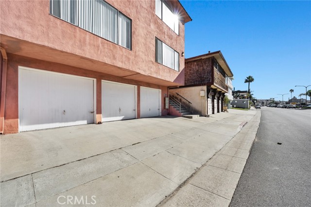 2124 Hermosa Avenue, Hermosa Beach, California 90254, ,Residential Income,For Sale,Hermosa,SB25013043