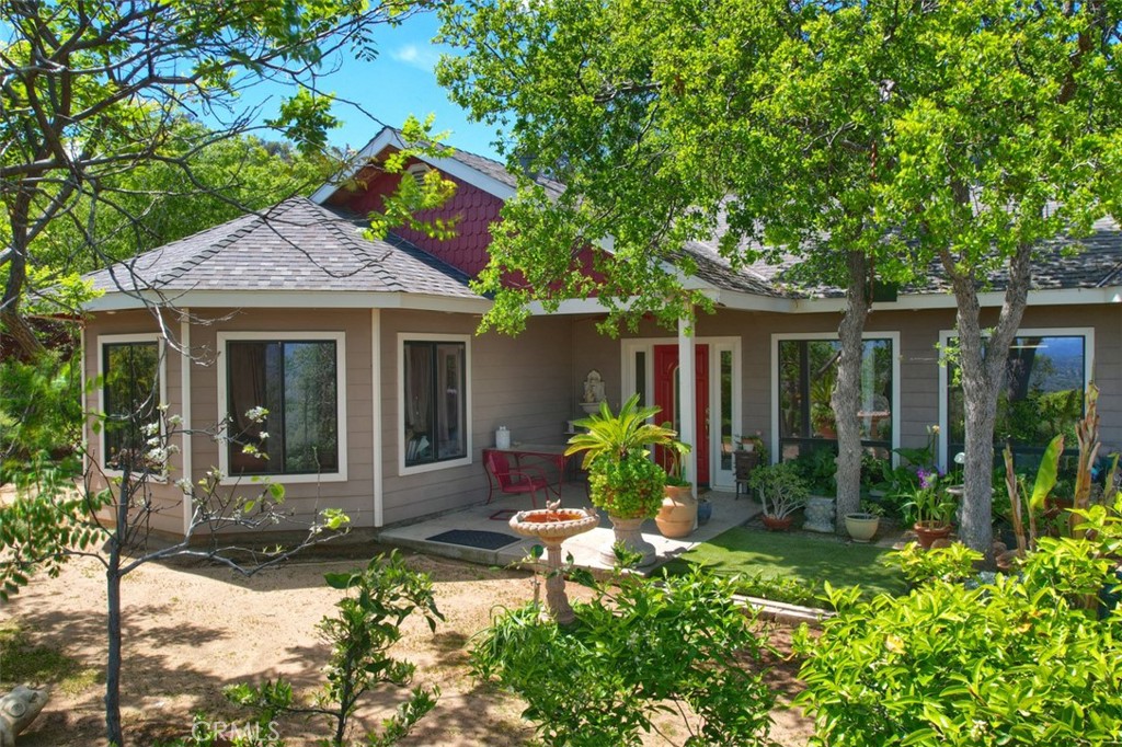 42625 Red Top Mountain Court