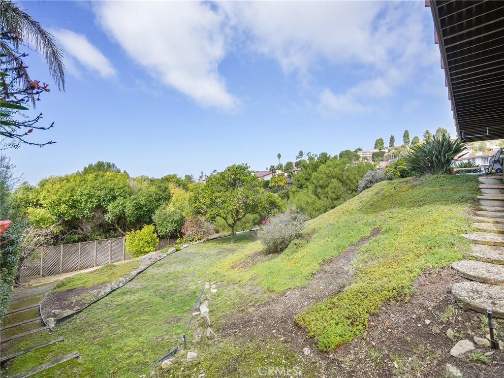 9. 2605 Via Olivera Palos Verdes Estates, CA 90274