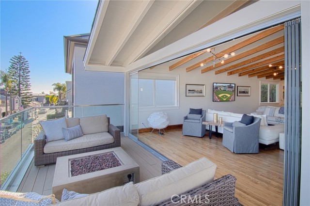 Detail Gallery Image 25 of 26 For 308 Poppy Ave, Corona Del Mar,  CA 92625 - 4 Beds | 3 Baths