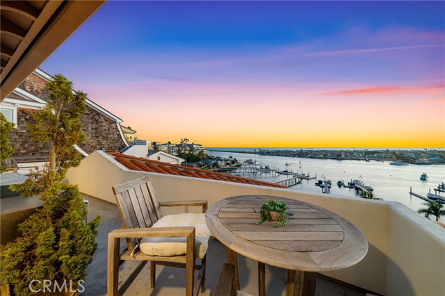 Detail Gallery Image 51 of 66 For 2301 Pacific Dr, Corona Del Mar,  CA 92625 - 4 Beds | 3/1 Baths