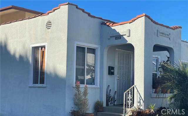 Detail Gallery Image 2 of 4 For 1060 W 24th St, San Pedro,  CA 90731 - – Beds | – Baths