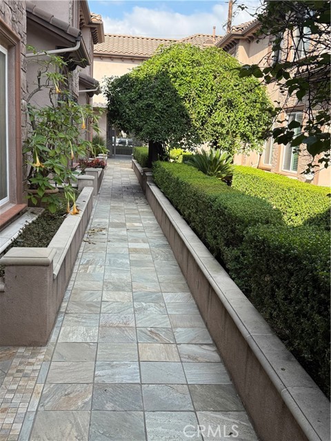 Detail Gallery Image 23 of 41 For 128 E Broadway Apt H,  San Gabriel,  CA 91776 - 3 Beds | 3 Baths