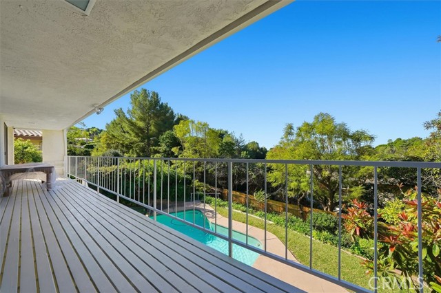 Detail Gallery Image 21 of 29 For 1917 via Estudillo, Palos Verdes Estates,  CA 90274 - 5 Beds | 5 Baths