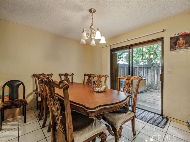 7800 Winnetka Avenue, Winnetka CA: https://media.crmls.org/medias/8481c60a-b890-4815-906a-0c5936e815f8.jpg