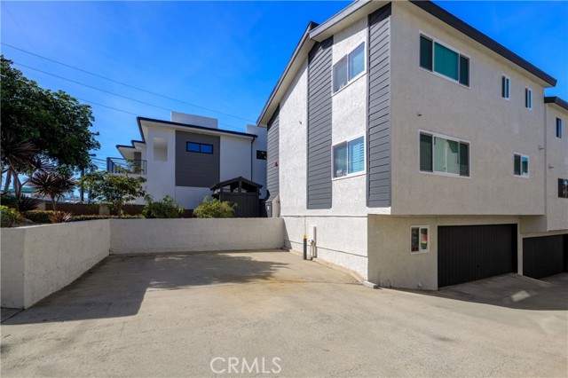 2103 Rockefeller Lane, Redondo Beach, California 90278, 2 Bedrooms Bedrooms, ,3 BathroomsBathrooms,Residential,Sold,Rockefeller,SB24034754