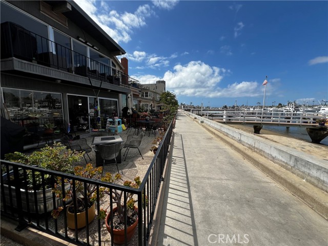 Detail Gallery Image 4 of 20 For 909 N Bay Front, Newport Beach,  CA 92662 - 3 Beds | 2 Baths