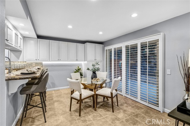 Detail Gallery Image 10 of 34 For 24 Encinitas Ct, Laguna Beach,  CA 92651 - 4 Beds | 2/1 Baths