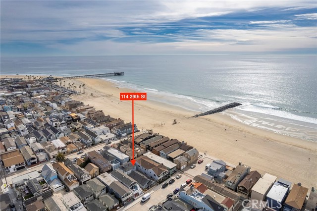 114 1/2 29TH, Newport Beach CA: https://media.crmls.org/medias/8482e448-3e87-4b38-9a30-80894bf9cc1a.jpg