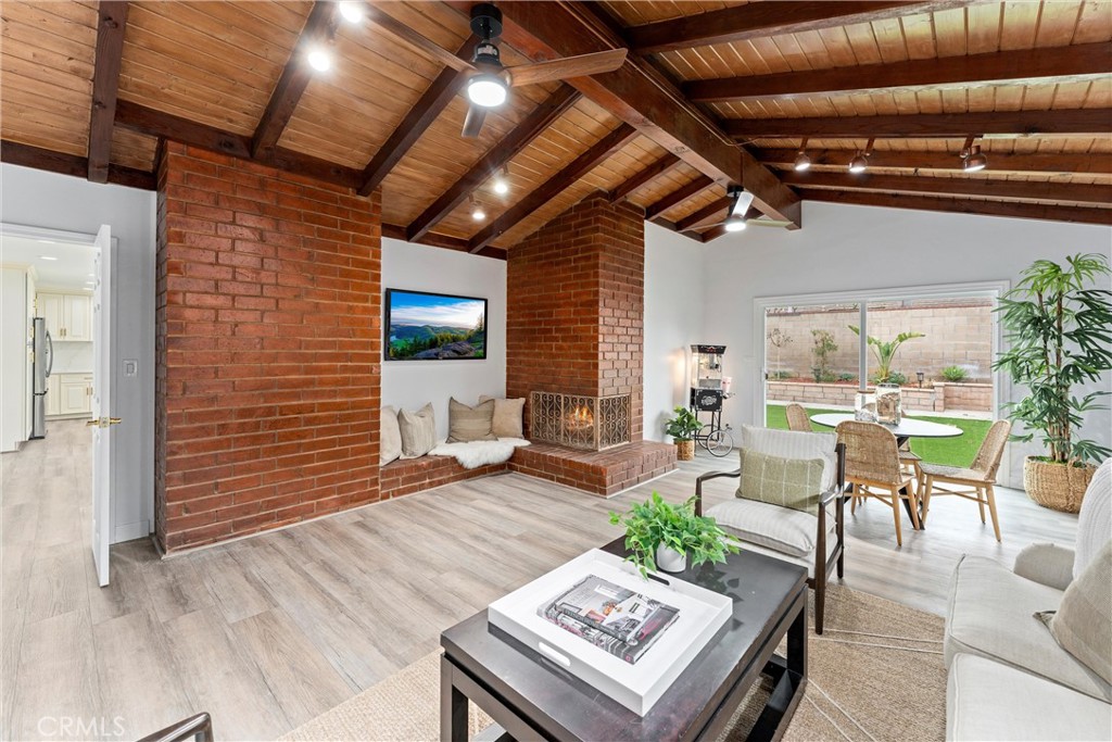 8482e67b 8696 4a81 8c2e 8f6e5e07713d