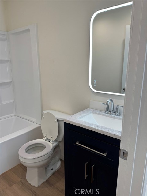 Detail Gallery Image 19 of 47 For 700 W 3rd, Santa Ana,  CA 92701 - 2 Beds | 2 Baths