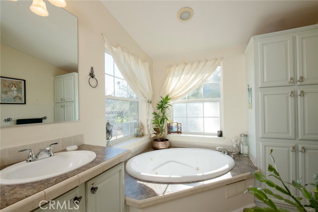 34689 Whispering Springs Lane, Tollhouse CA: https://media.crmls.org/medias/8483bb32-0fa3-461c-80a7-e98c031a5bef.jpg