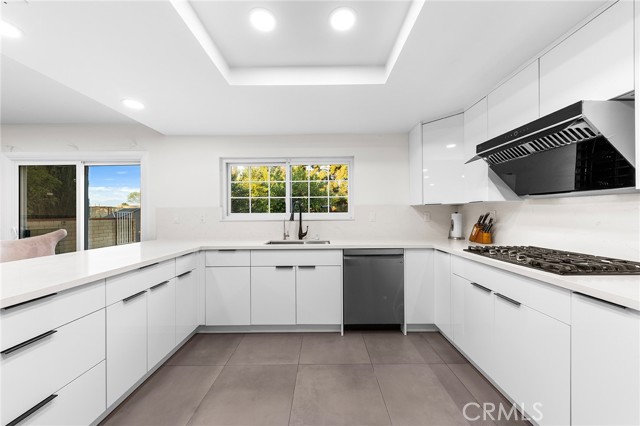 19519 Greenwillow Lane, Rowland Heights CA: https://media.crmls.org/medias/84844c63-b33c-4b04-8401-f278703b57d5.jpg