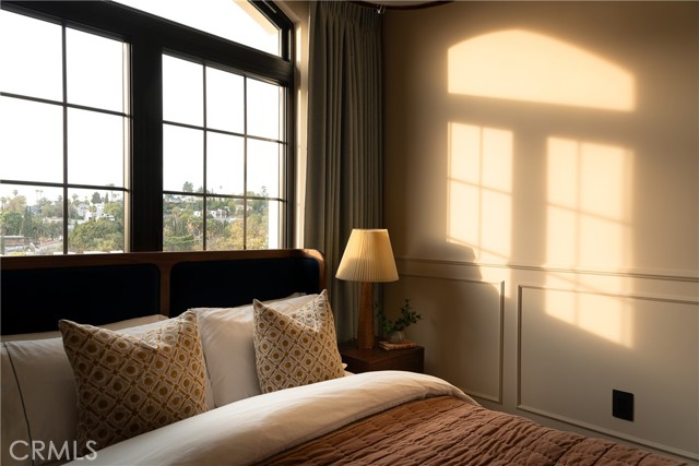 Image 34 of 53 For 734 Parkman