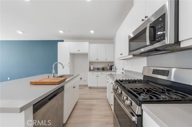 15901 Stresa Lane, Fontana CA: https://media.crmls.org/medias/8485ca68-4646-48a0-89d7-568e5509b841.jpg