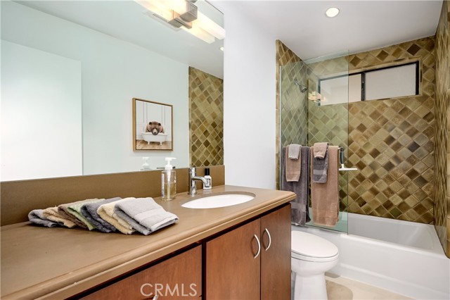 Detail Gallery Image 12 of 51 For 1359 Southwind Cir, Westlake Village,  CA 91361 - 4 Beds | 3 Baths