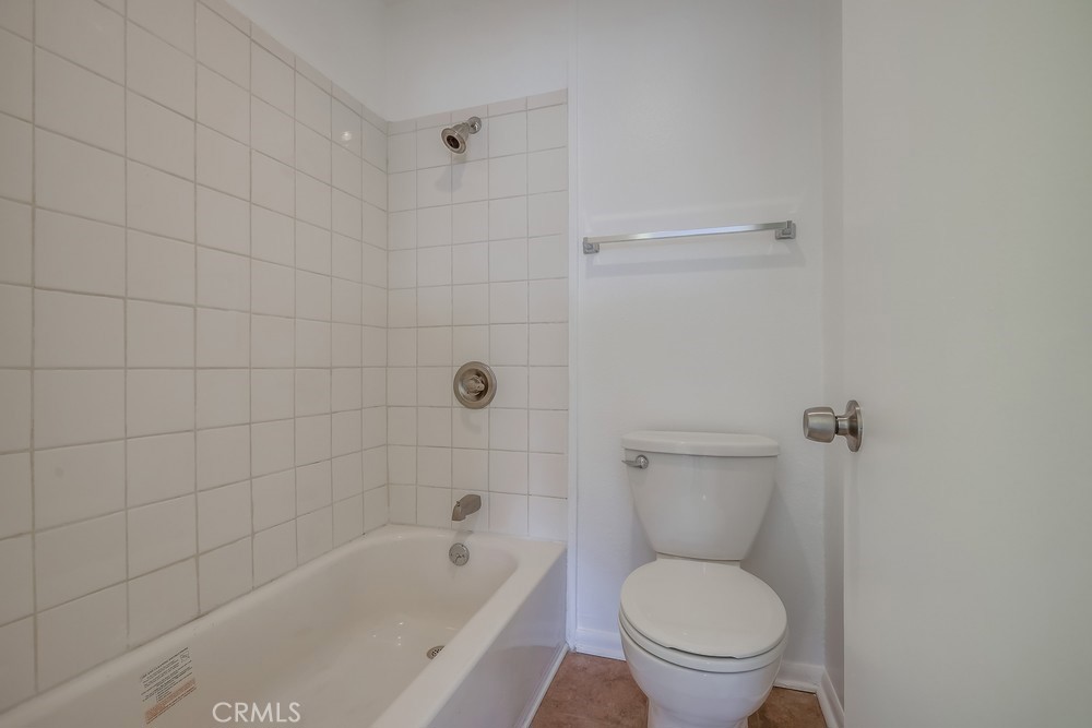 https://media.crmls.org/medias/8486f081-2491-4eaa-8ce0-2b467cb80ec4.jpg?preset=X-Large