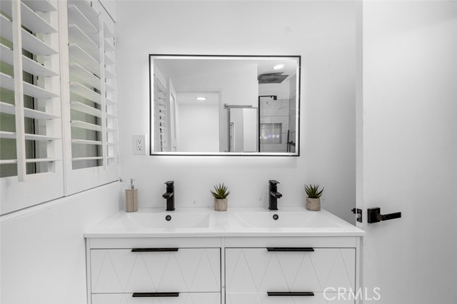 Detail Gallery Image 19 of 34 For 2380 W Mall Ave, Anaheim,  CA 92804 - 3 Beds | 2 Baths