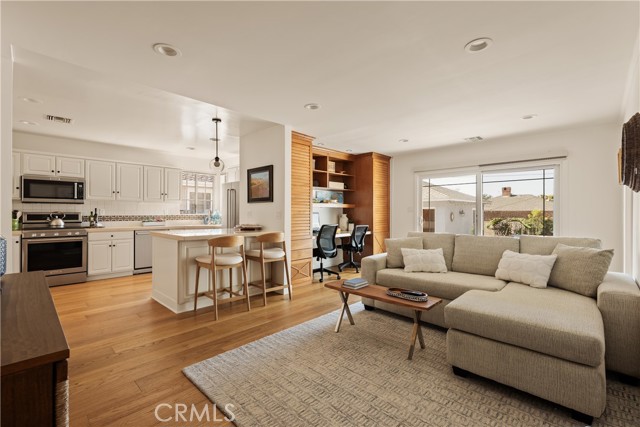 Detail Gallery Image 7 of 25 For 7737 Denrock, Westchester,  CA 90045 - 4 Beds | 4 Baths