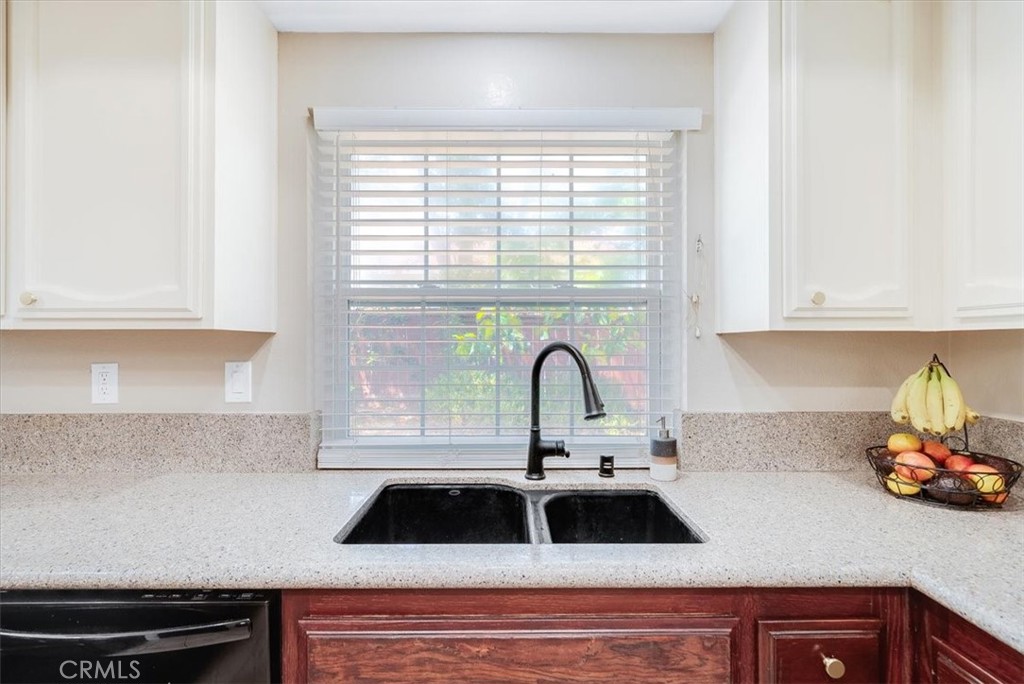 9048 Meadowrun - photo 18
