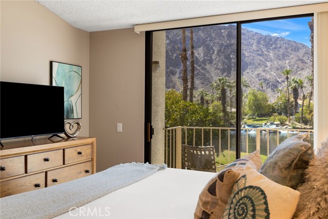 79822 Olympia Fields, La Quinta CA: https://media.crmls.org/medias/848af0a8-5396-4f82-b146-72674ffa3653.jpg