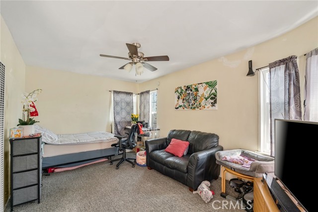 5841 Tujunga Avenue, North Hollywood CA: https://media.crmls.org/medias/848b53af-f58b-4b2a-88c9-56aa2f28957e.jpg