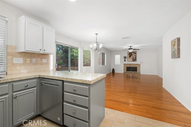 Detail Gallery Image 16 of 39 For 50 Linhaven, Irvine,  CA 92602 - 4 Beds | 2/1 Baths