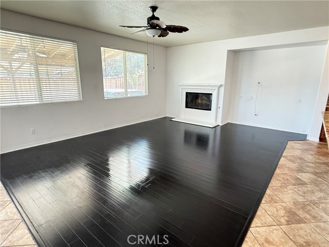 9093 Seal Beach Drive, Hesperia CA: https://media.crmls.org/medias/848c688c-93a9-415d-b3e2-de6313f62b98.jpg