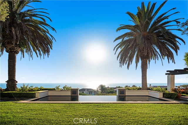 24 Scenic Bluff, Newport Coast CA: https://media.crmls.org/medias/848cba6d-d618-418a-a85d-2568caebd750.jpg