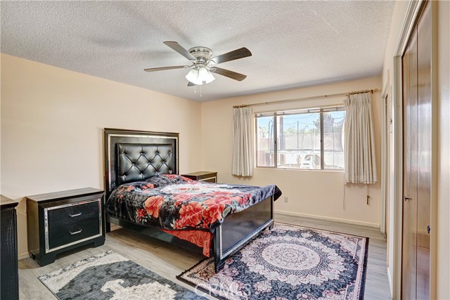 260 E Whittier Avenue, Hemet CA: https://media.crmls.org/medias/848cc01f-b507-464c-a369-4ee777b11355.jpg