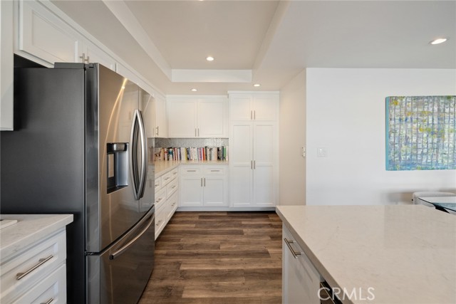 Detail Gallery Image 19 of 36 For 240 S Broadway #2,  Redondo Beach,  CA 90277 - 3 Beds | 2/1 Baths