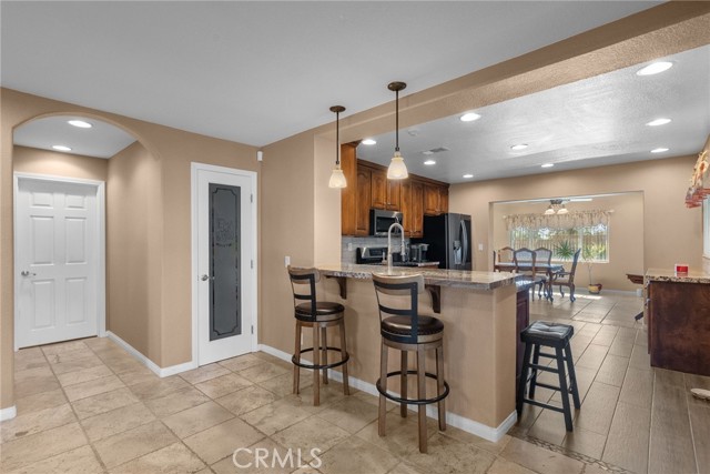 Detail Gallery Image 5 of 31 For 40139 15th, Palmdale,  CA 93551 - 3 Beds | 3 Baths