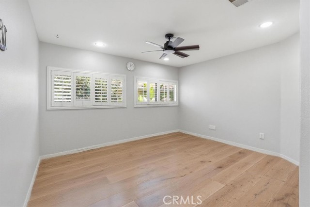 Detail Gallery Image 30 of 48 For 298 Saint Thomas, Oak Park,  CA 91377 - 5 Beds | 3 Baths