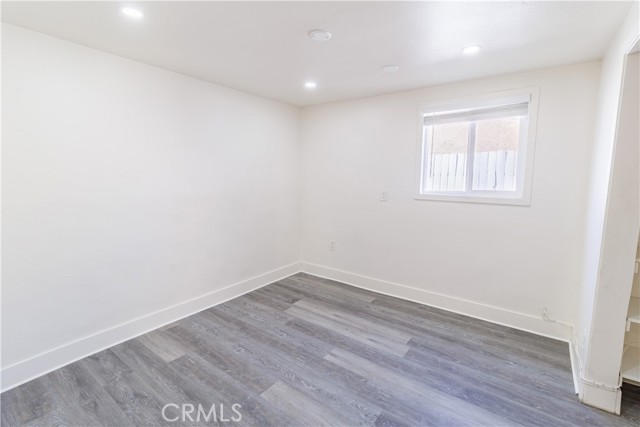 10532 Zelzah Ave photo 4