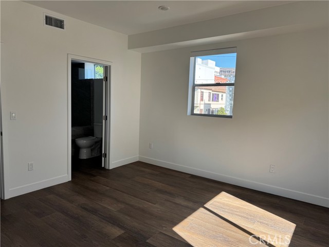 Detail Gallery Image 5 of 8 For 1245 N New Hampshire Ave #1, Los Angeles,  CA 90029 - 3 Beds | 3/1 Baths